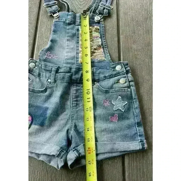 Jordache Girls Denim Shorts Overalls Small 6-6X Sequins Stars Rolled Cuffs - Picture 5 of 9